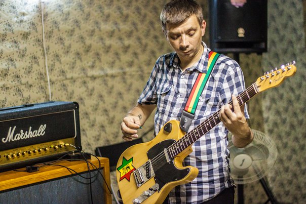 Друзья!!! С базы на Савеловской украли гитару fender telecaster standard American. Если Увидите у кого-то либо кто -то предложит купить , сообщите please!!!