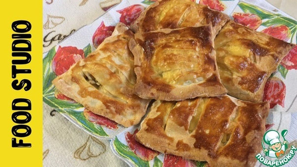 Воздушные пирожки с курицей и сыром