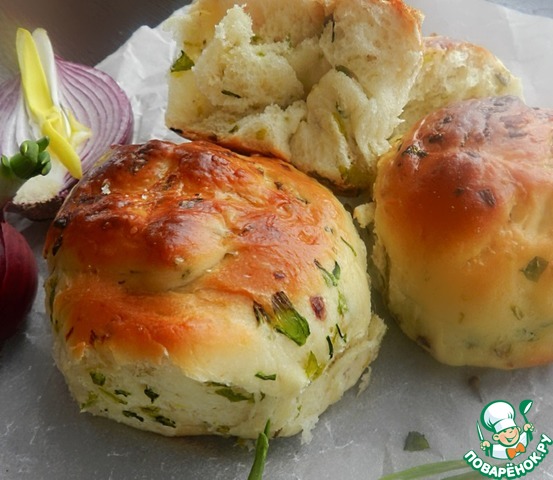 Булочки с луком и черемшой