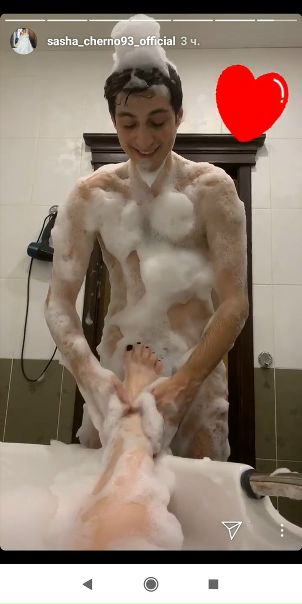 Саша Черно продолжает отжигать.